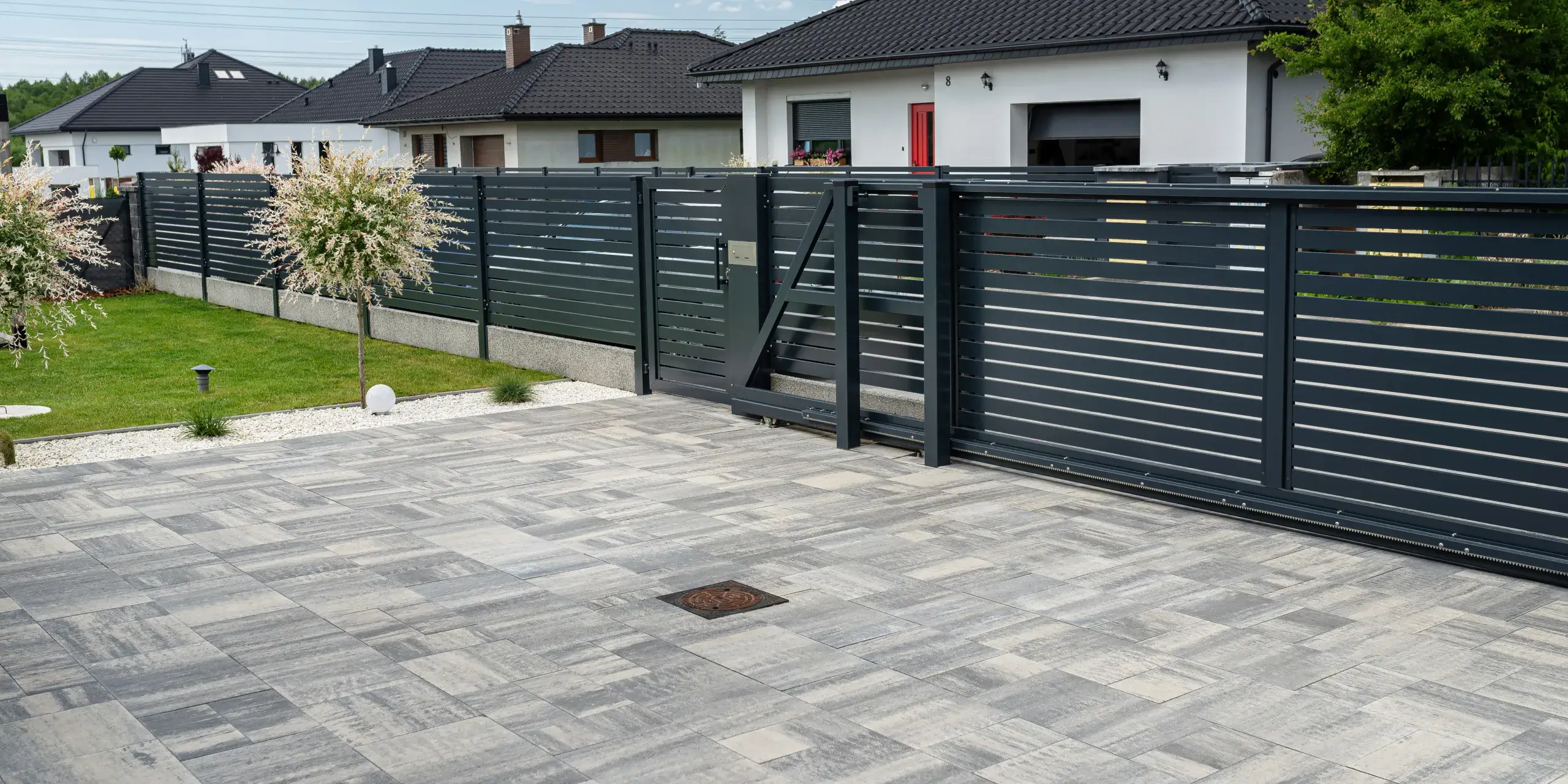 a-modern-panel-fence-in-anthracite-color-a-visibl-2024-05-24-11-49-50-utc