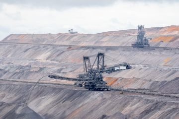 wide-angle-shot-excavation-machines-lookout-jackerath-garzweiler-skywalk-germany